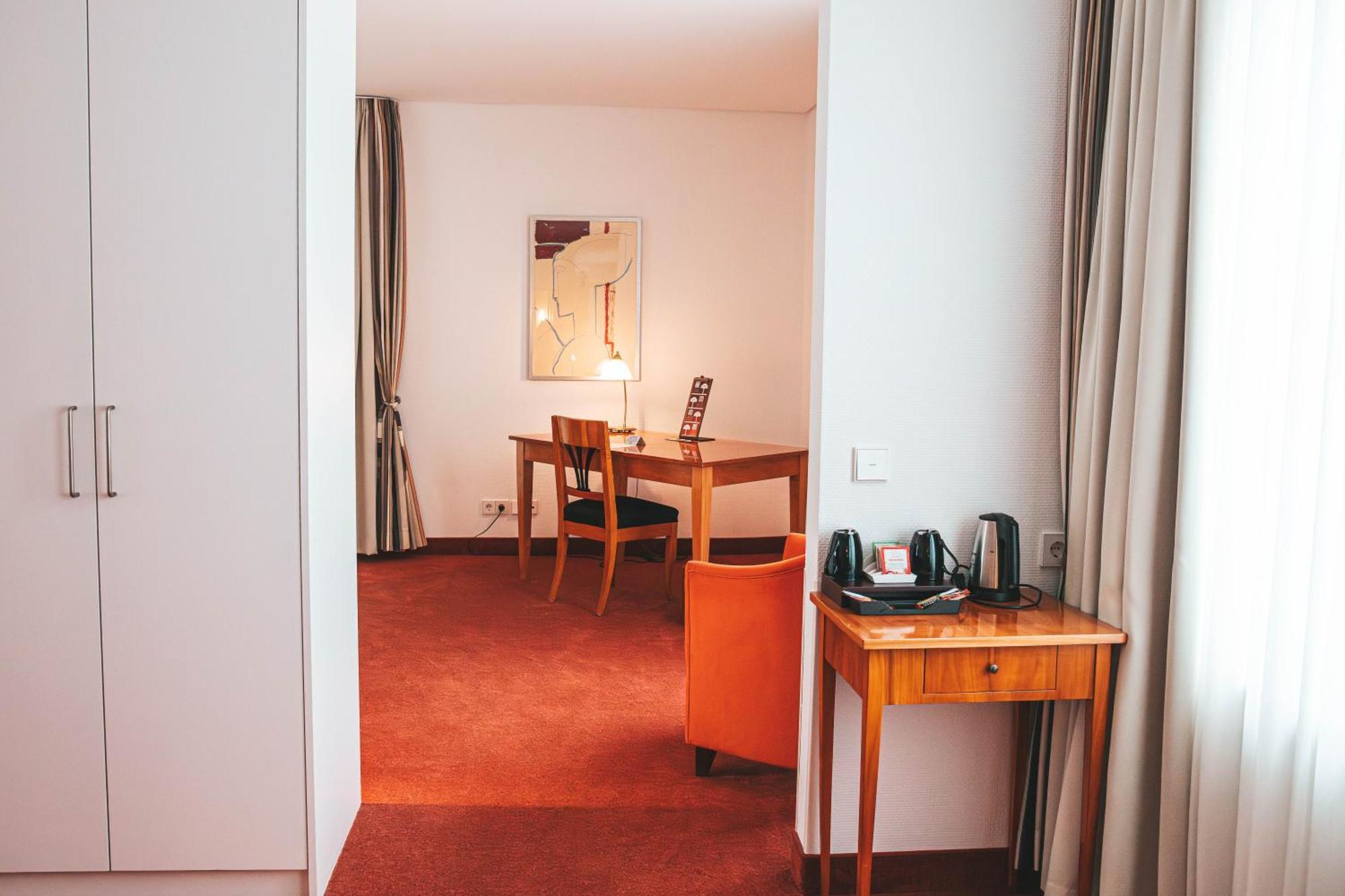 Parkhotel Волфсбург Екстериор снимка
